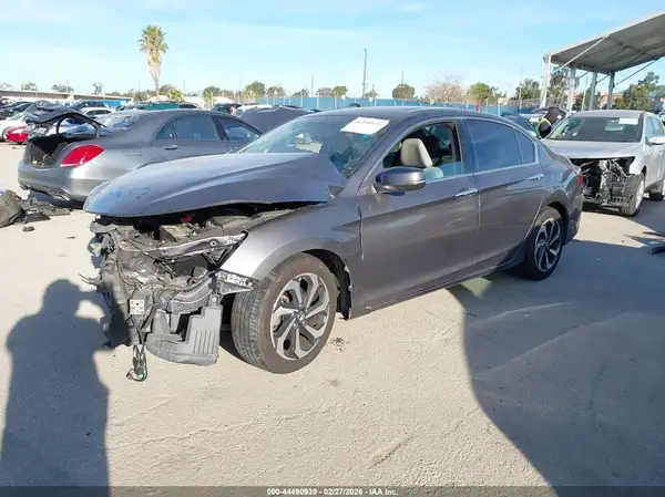 1HGCR3F80GA025813 2016 HONDA ACCORD - Image 2