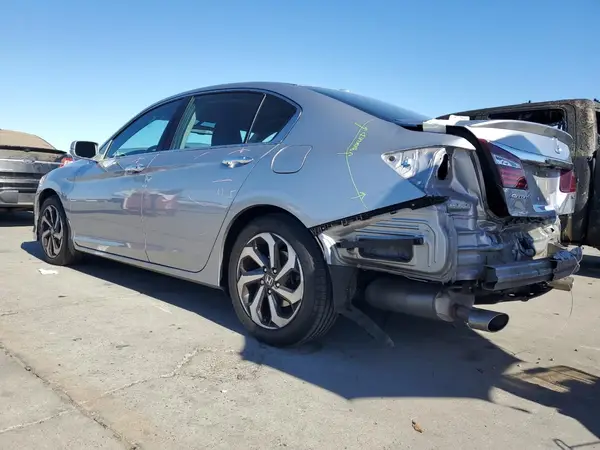 1HGCR3F80HA000184 2017 HONDA ACCORD - Image 2