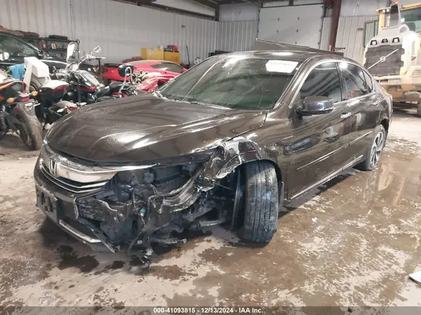 1HGCR3F80HA008480 2017 HONDA ACCORD - Image 2