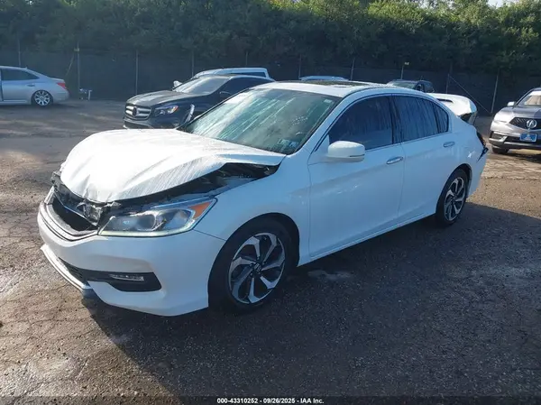1HGCR3F80HA012481 2017 HONDA ACCORD - Image 2