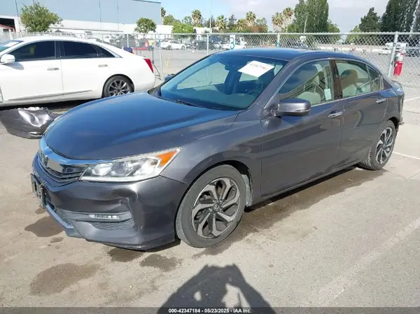 1HGCR3F80HA019933 2017 HONDA ACCORD - Image 2