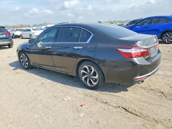 1HGCR3F80HA023853 2017 HONDA ACCORD - Image 2