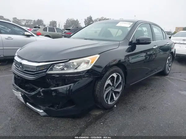 1HGCR3F80HA042757 2017 HONDA ACCORD - Image 2