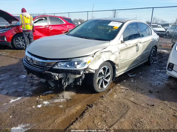 1HGCR3F80HA044489 2017 HONDA ACCORD - Image 2