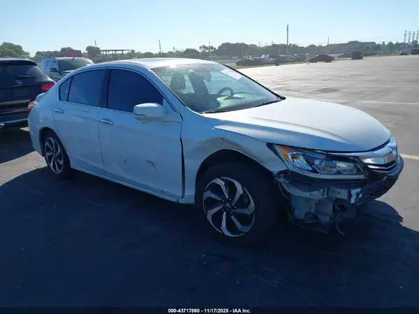 1HGCR3F80HA045089 2017 HONDA ACCORD - Image 1