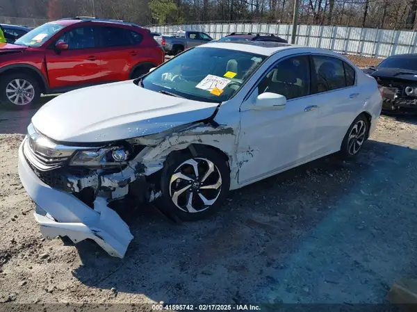 1HGCR3F80HA045125 2017 HONDA ACCORD - Image 2