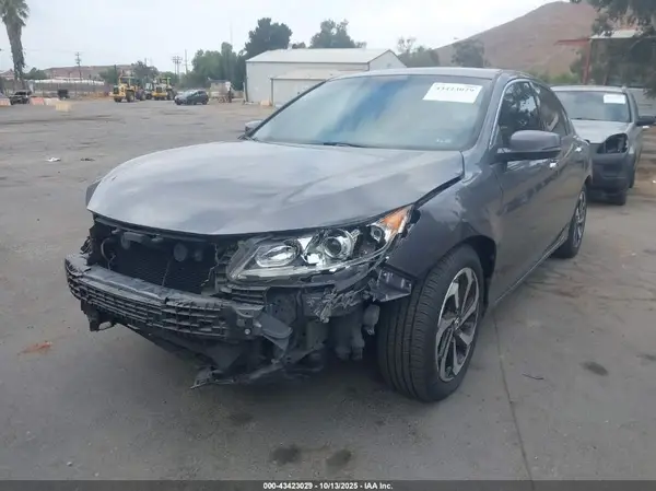 1HGCR3F81HA001425 2017 HONDA ACCORD - Image 2