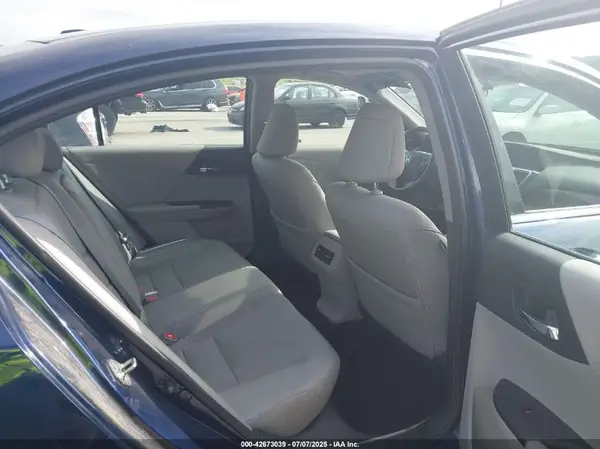 1HGCR3F81HA005572 2017 HONDA ACCORD - Image 8