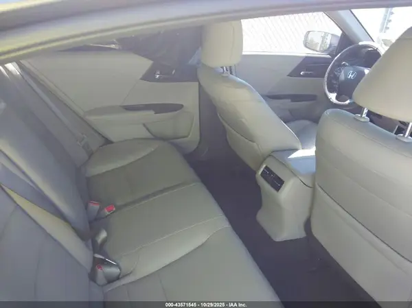 1HGCR3F81HA010545 2017 HONDA ACCORD - Image 8