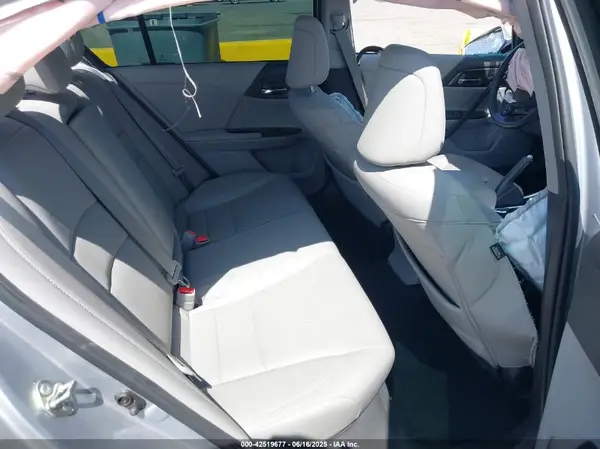 1HGCR3F81HA013767 2017 HONDA ACCORD - Image 8