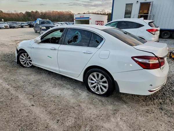 1HGCR3F81HA013798 2017 HONDA ACCORD - Image 2