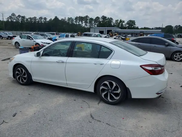 1HGCR3F81HA013817 2017 HONDA ACCORD - Image 2