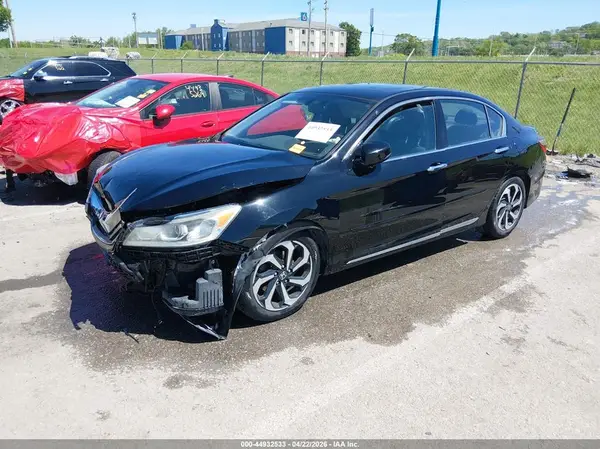 1HGCR3F81HA018354 2017 HONDA ACCORD - Image 2