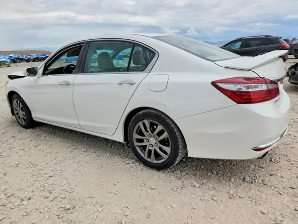 1HGCR3F81HA018841 2017 HONDA ACCORD - Image 2