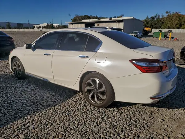 1HGCR3F81HA027443 2017 HONDA ACCORD - Image 2