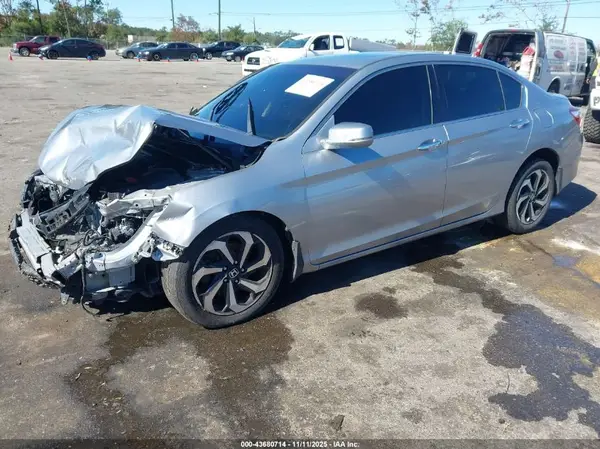 1HGCR3F81HA037678 2017 HONDA ACCORD - Image 2