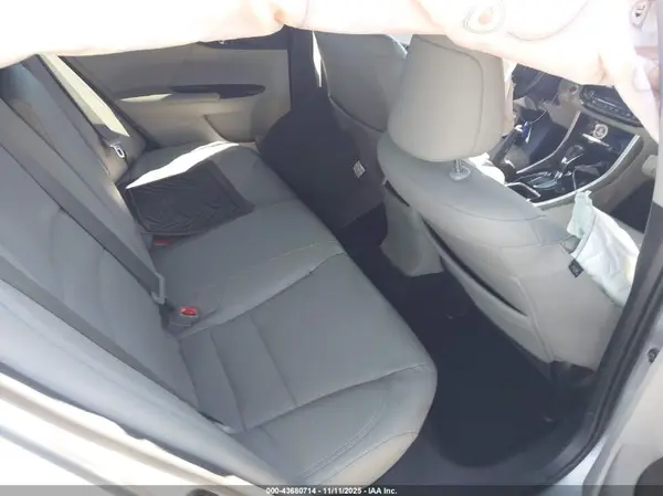 1HGCR3F81HA037678 2017 HONDA ACCORD - Image 8