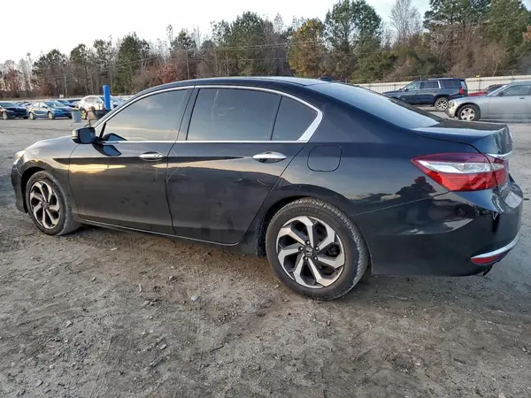 1HGCR3F81HA044288 2017 HONDA ACCORD - Image 2