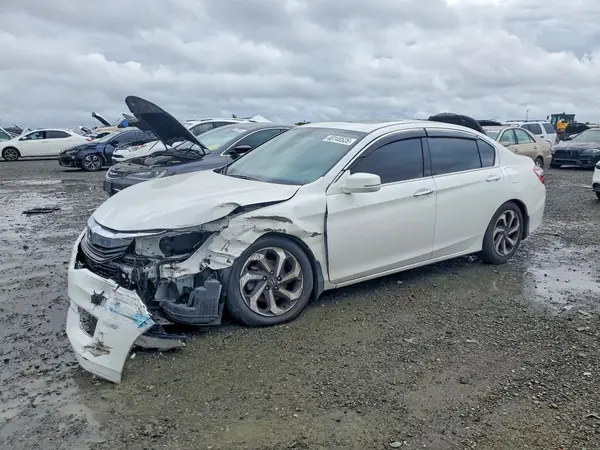 1HGCR3F82HA002938 2017 HONDA ACCORD - Image 1