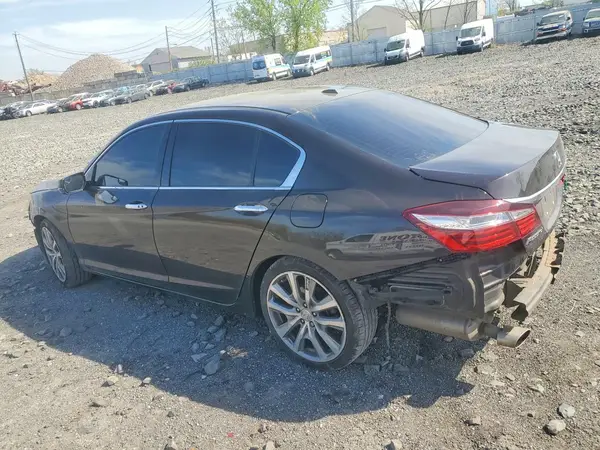 1HGCR3F82HA004155 2017 HONDA ACCORD - Image 2