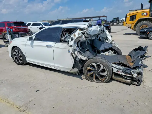 1HGCR3F82HA006715 2017 HONDA ACCORD - Image 2