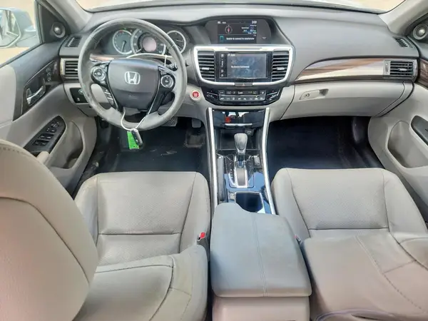1HGCR3F82HA007055 2017 HONDA ACCORD - Image 8