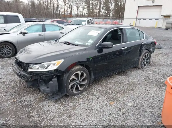 1HGCR3F82HA023028 2017 HONDA ACCORD - Image 2