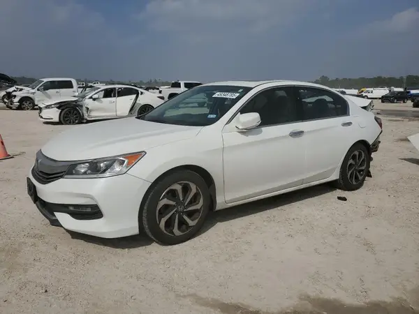 1HGCR3F82HA025216 2017 HONDA ACCORD - Image 1