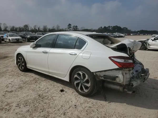 1HGCR3F82HA025216 2017 HONDA ACCORD - Image 2