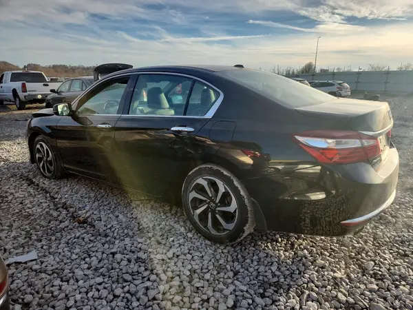 1HGCR3F82HA033235 2017 HONDA ACCORD - Image 2