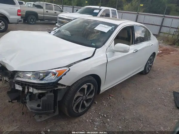 1HGCR3F82HA034000 2017 HONDA ACCORD - Image 2