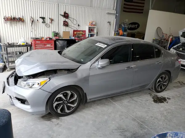 1HGCR3F82HA045160 2017 HONDA ACCORD - Image 1