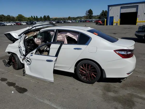 1HGCR3F83GA013896 2016 HONDA ACCORD - Image 2