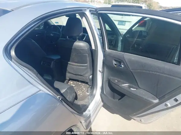 1HGCR3F83HA004696 2017 HONDA ACCORD - Image 8