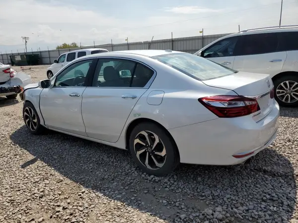 1HGCR3F83HA013818 2017 HONDA ACCORD - Image 2