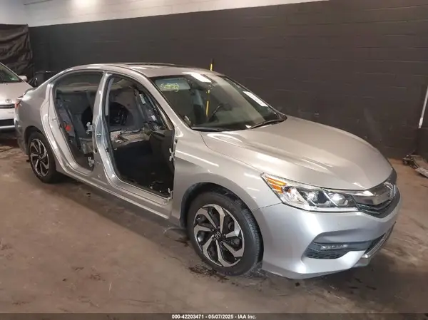 1HGCR3F83HA015665 2017 HONDA ACCORD - Image 1