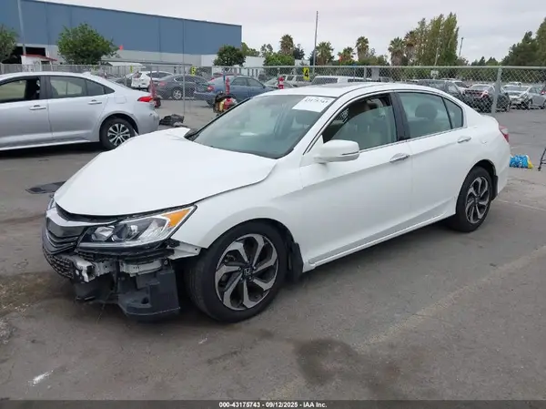 1HGCR3F83HA024348 2017 HONDA ACCORD - Image 2