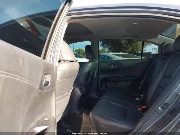 1HGCR3F83HA025306 2017 HONDA ACCORD - Image 8