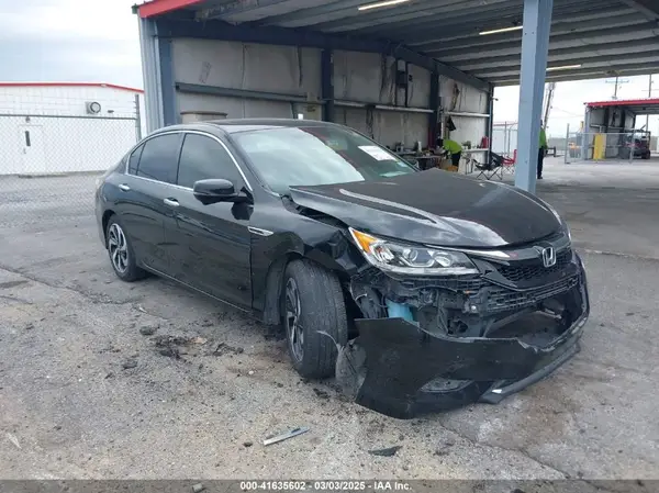 1HGCR3F83HA035186 2017 HONDA ACCORD - Image 1