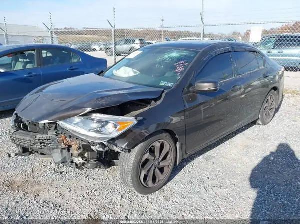 1HGCR3F83HA036192 2017 HONDA ACCORD - Image 2