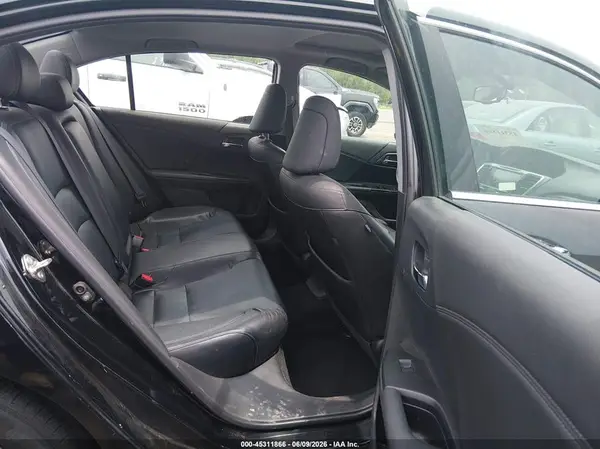 1HGCR3F84HA000625 2017 HONDA ACCORD - Image 8