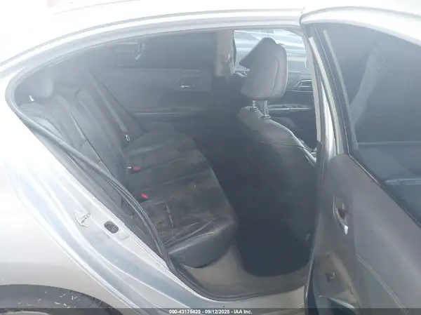1HGCR3F84HA007512 2017 HONDA ACCORD - Image 8
