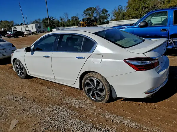 1HGCR3F84HA010975 2017 HONDA ACCORD - Image 2