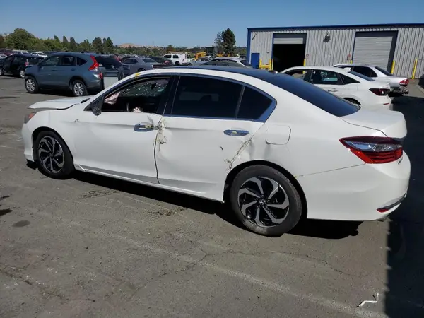 1HGCR3F84HA032555 2017 HONDA ACCORD - Image 2