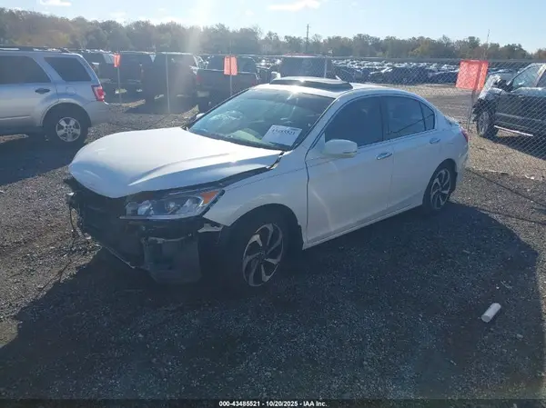 1HGCR3F84HA034922 2017 HONDA ACCORD - Image 2