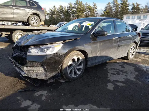1HGCR3F84HA038193 2017 HONDA ACCORD - Image 2