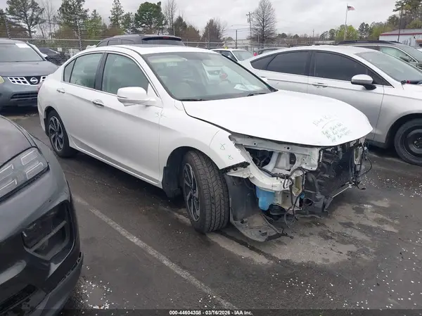 1HGCR3F84HA045094 2017 HONDA ACCORD - Image 1