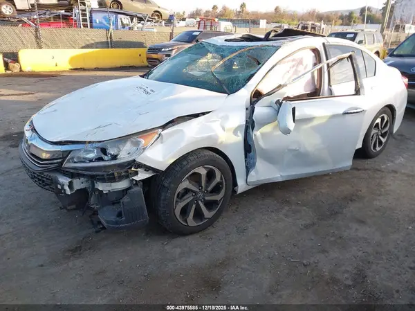 1HGCR3F85GA004925 2016 HONDA ACCORD - Image 2