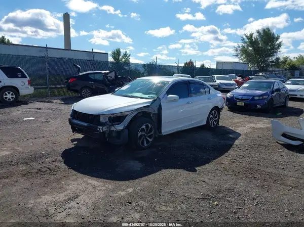 1HGCR3F85GA009817 2016 HONDA ACCORD - Image 2