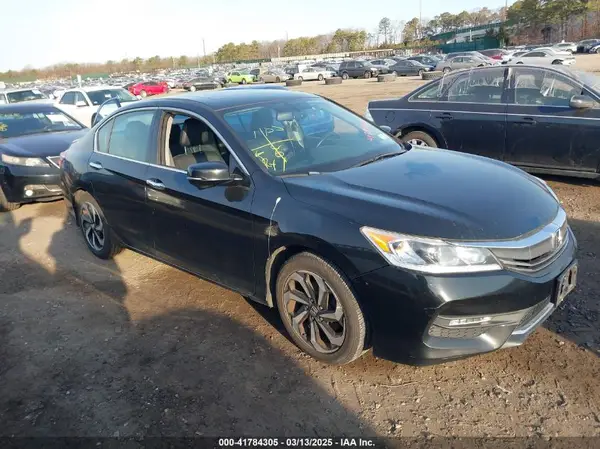 1HGCR3F85HA015554 2017 HONDA ACCORD - Image 1